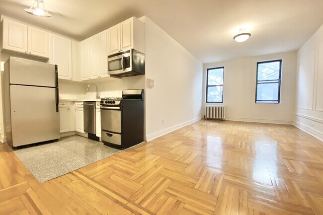 Building Photo - 640 Fort Washington Ave Rental