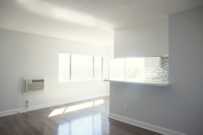 Carlyle Apartments