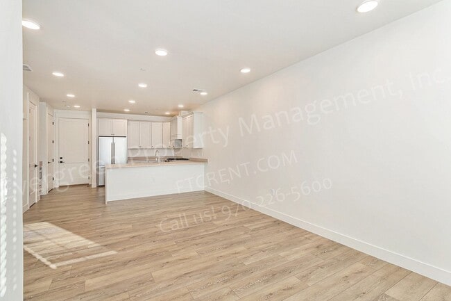 Photo - 3045 E Trilby Rd