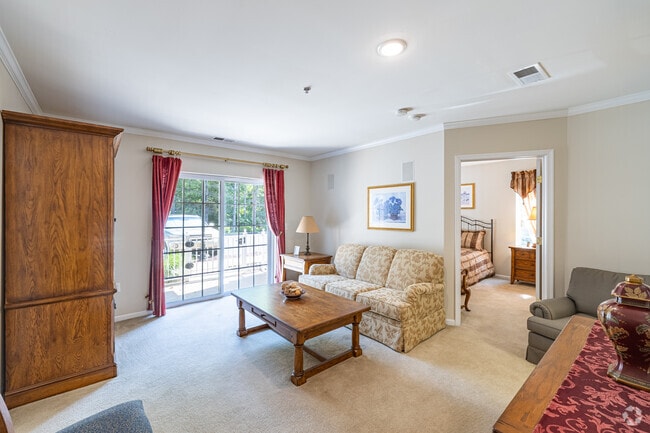 2BR, 2BA - 945SF - Living Room