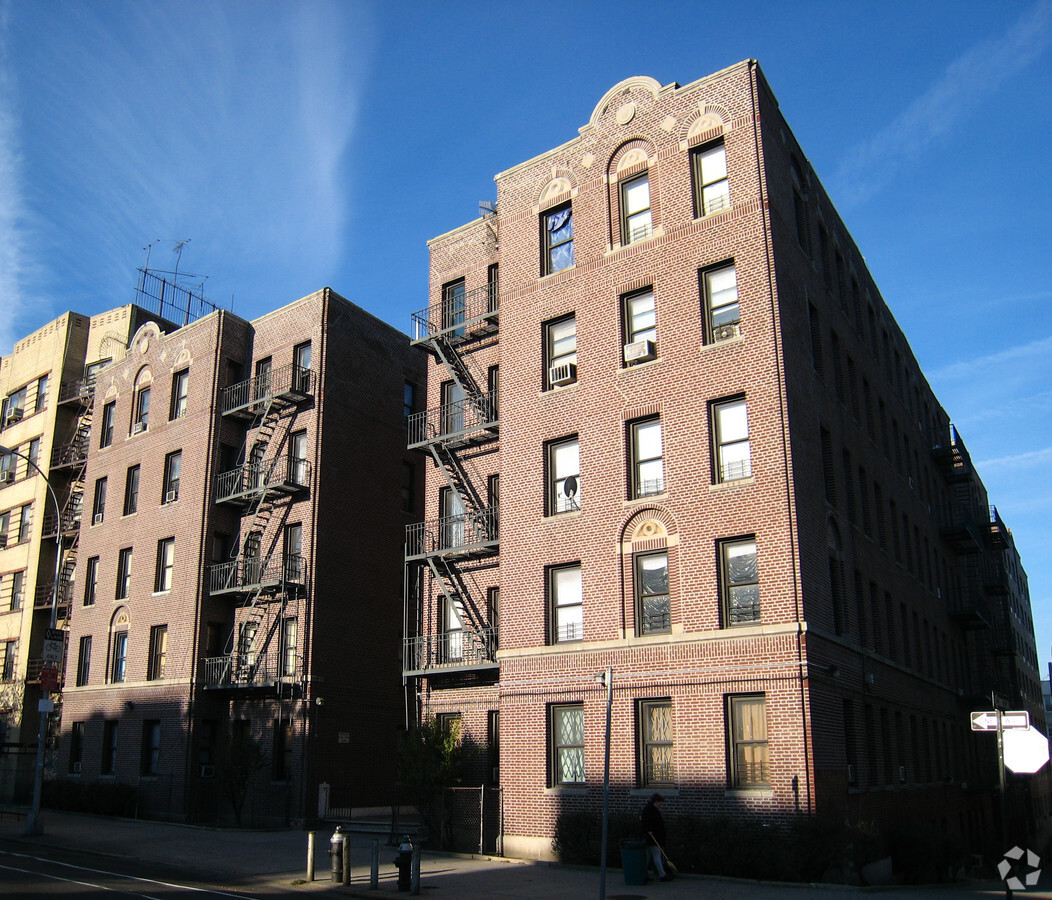 1299 Grand Concourse - 1299 Grand Concourse Apartments