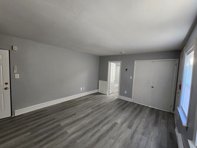 Photo - 824 N West St