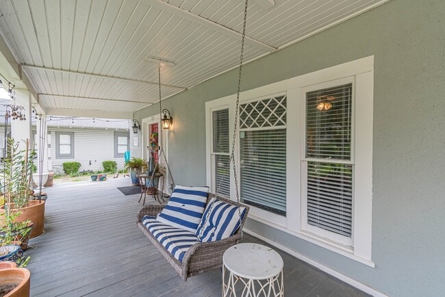 Photo - 311 W Mistletoe Ave