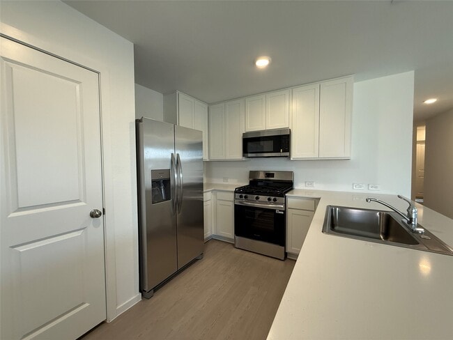 Building Photo - 29030 Grazing Plns Ln