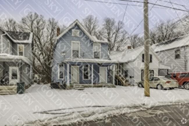 Building Photo - 826 W Main St Rental
