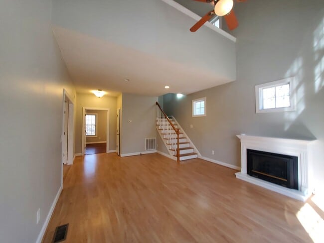 Photo - 958 Flynn McPherson Rd