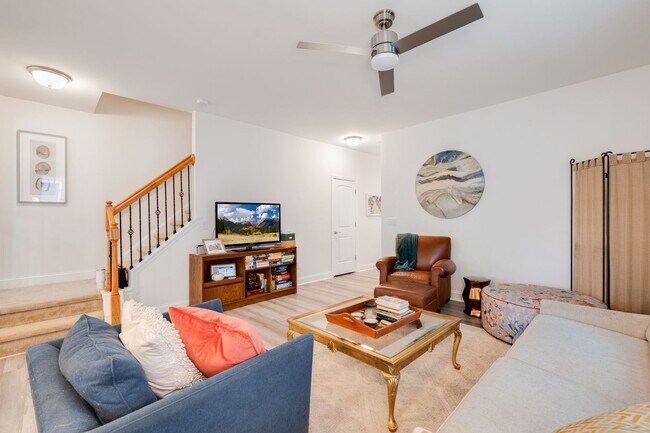 Photo - Stylish and Spacious 3 Bedroom, 2.5 Bathro...