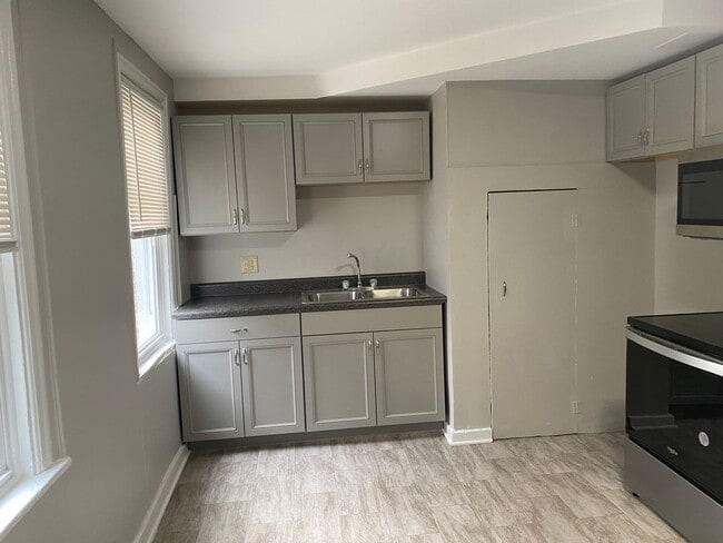 Photo - 430 S Queen St Unidad 430 S. Queen St. Rear