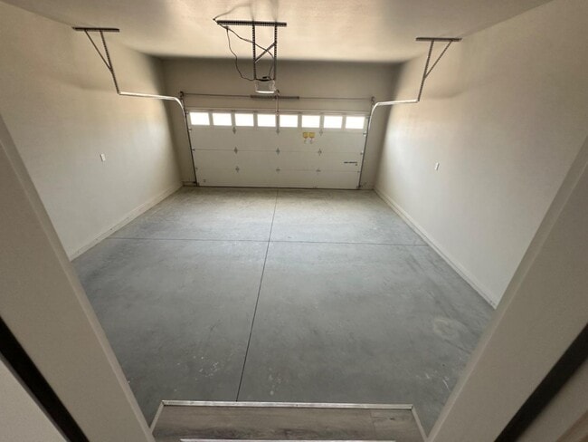 Photo - 502 S 90th Ave