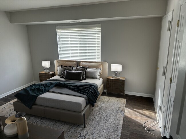2BR, 1.5BA - 892 SF