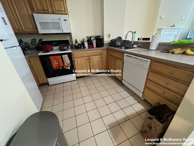 Photo - 1424 Beacon St