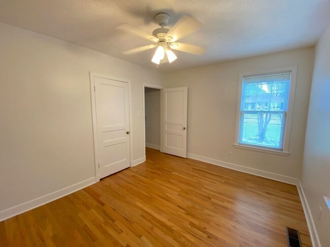 Photo - 3640 Shirlwood Ave