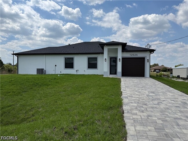 Building Photo - 1262 Best Ave