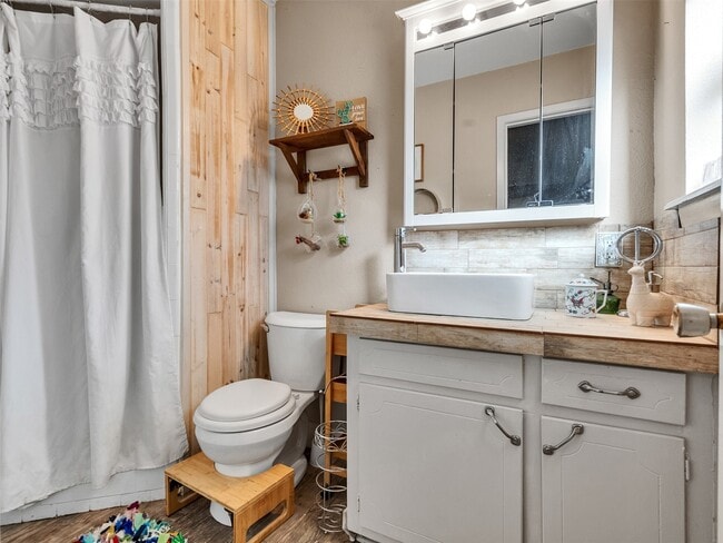 Building Photo - 730 Broad Ripple Dr