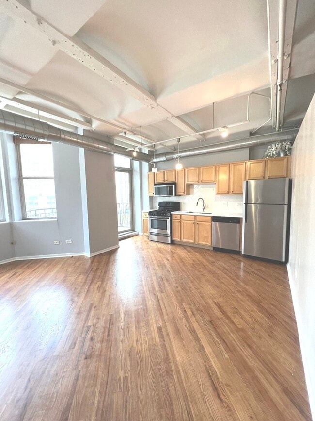 Photo - 500 S Clinton St Unit 503