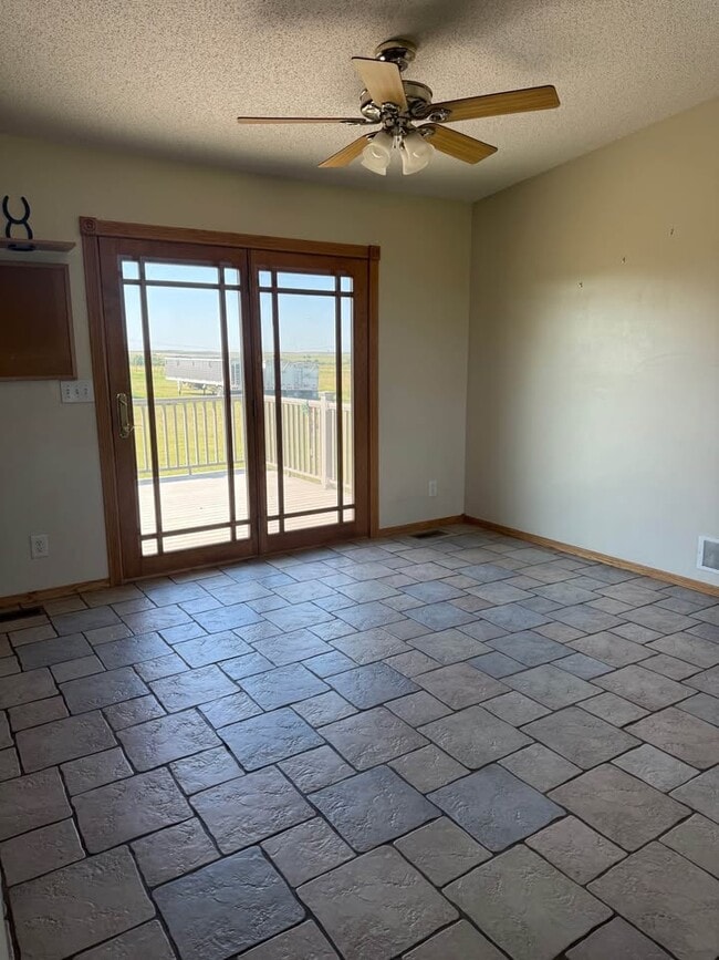 Photo - 35270 W Walker Rd