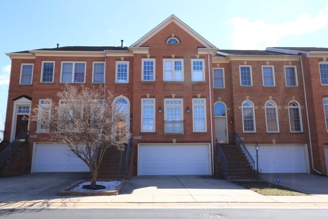 Building Photo - "Coming Soon" Luxury 4 Level Picturesque T...