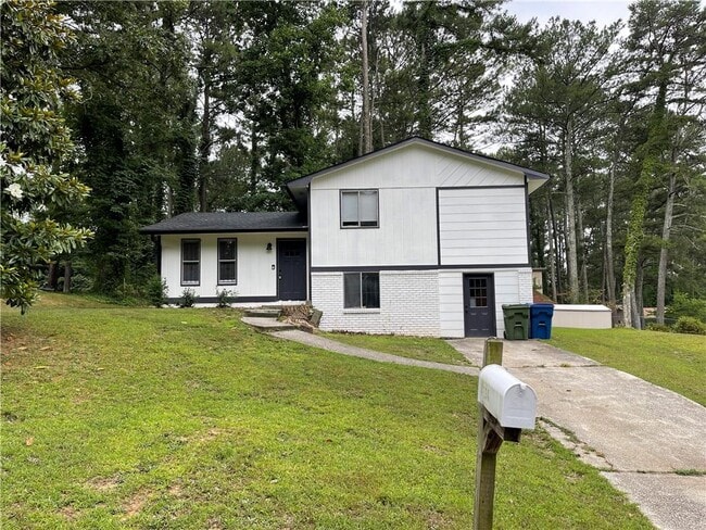 Building Photo - 4554 Doral Dr SW