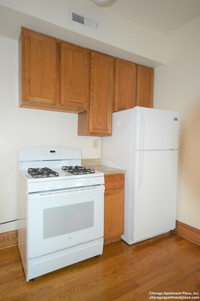 Photo - 3600-3602 North Hermitage Avenue