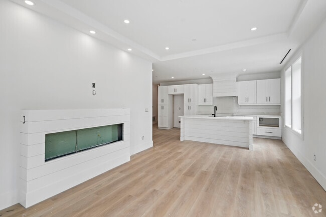 Building Photo - 156 Bedford Rd Rental