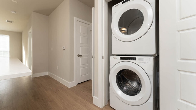 Lavadora y secadora en el apartamento