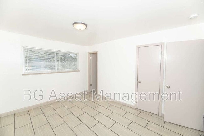 Photo - 728 Darina Ave Unidad 6