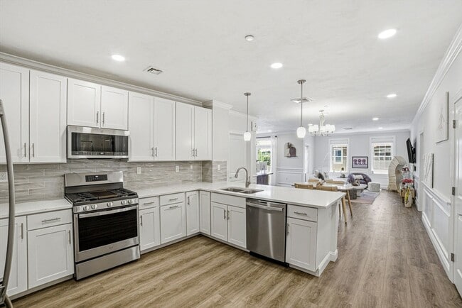 Photo - 320 Middlesex Ave Unidad D208