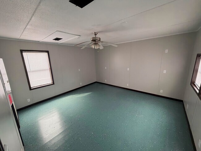 Photo - 28 Deerwood Park