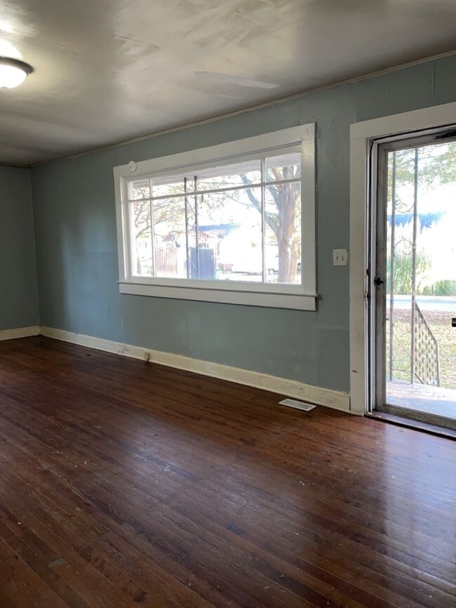 Photo - 120 Davis St