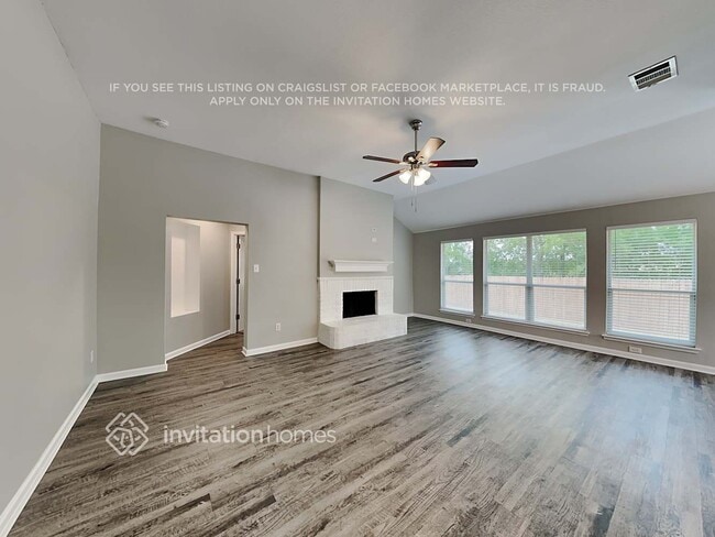 Photo - 205 Falling Leaves Trail