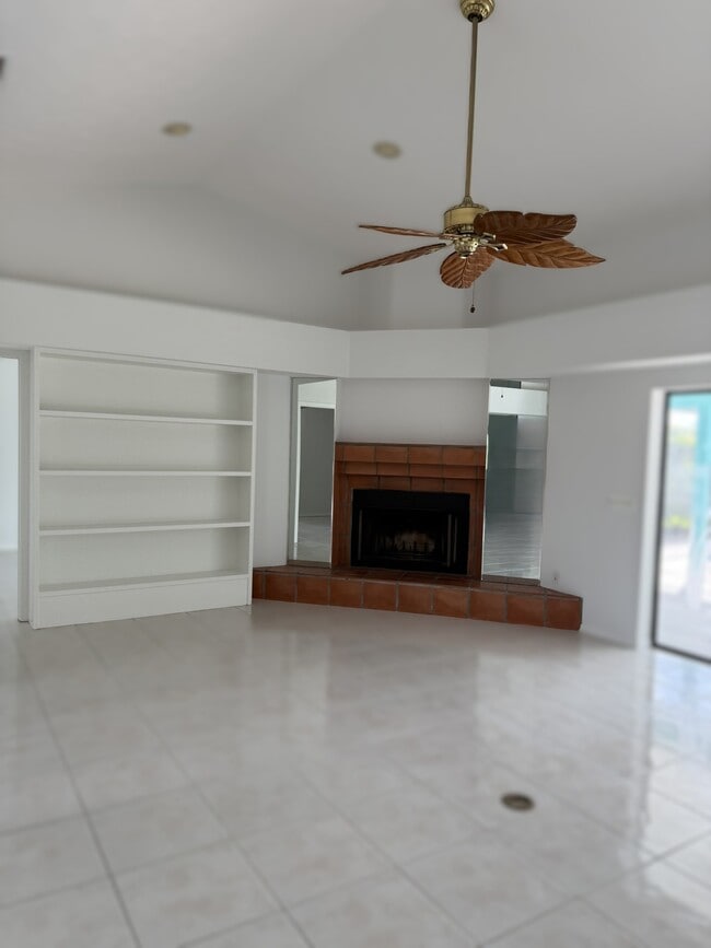 Photo - 1998 NE Ginger Ter