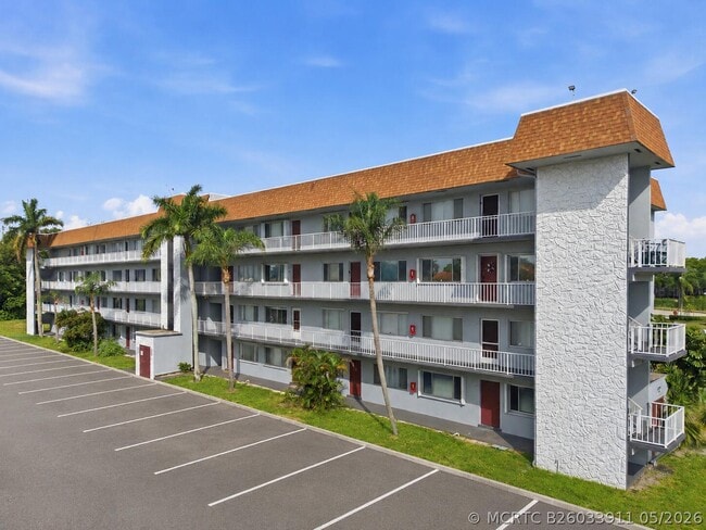 Building Photo - 6289 Lear Dr Unit 206