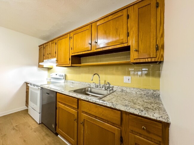 Building Photo - 13 Silvestri Cir Unit 23