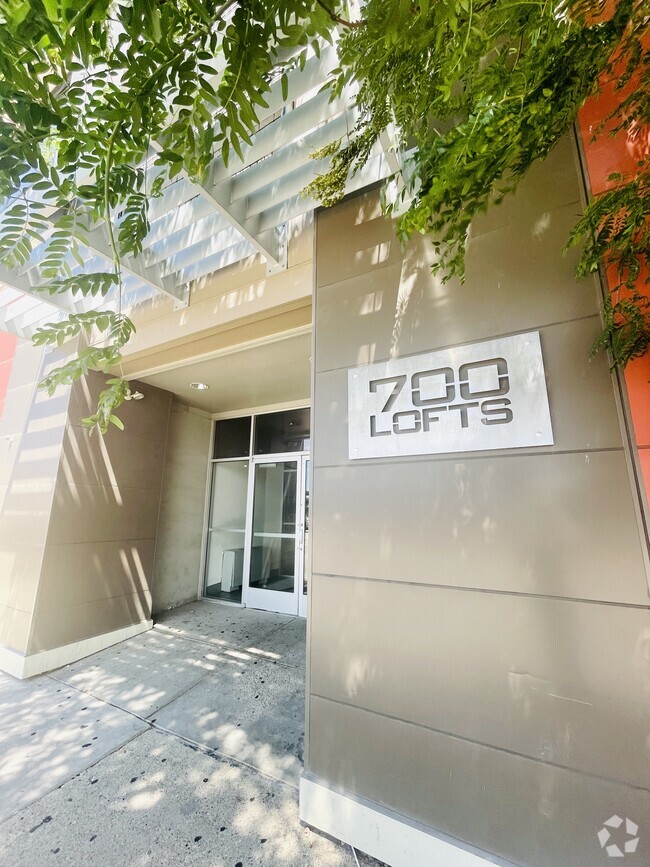 Entry - 700 Lofts