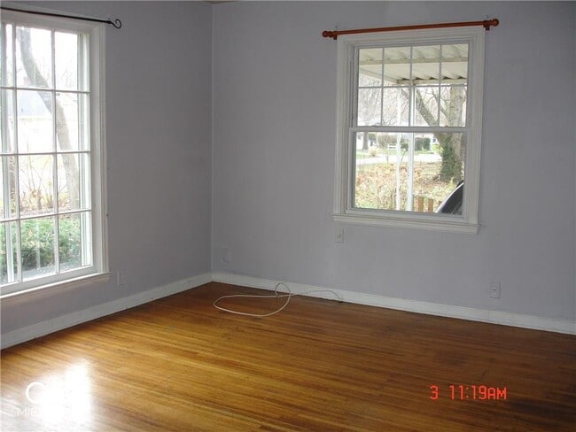 Photo - 5134 Indianola Ave