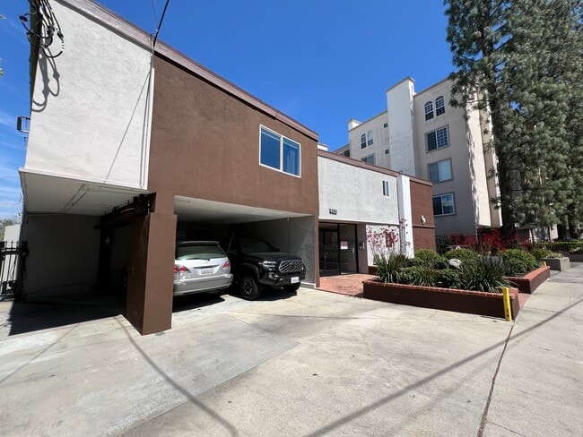 Arch Sunset Apartments