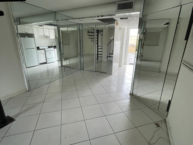 Photo - 4121 NW 26th St Unit T20