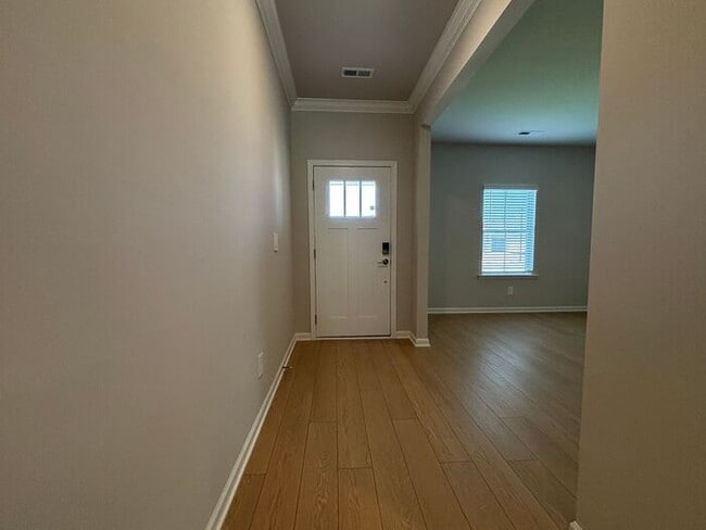 Look and lease in Athens