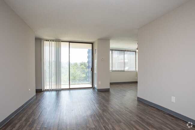 1BR, 1BA - 1,058 SF