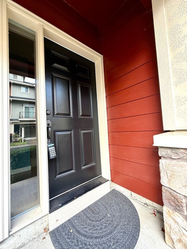 Photo - **50% OFF DECEMBER'S RENT** Sophisticated ...