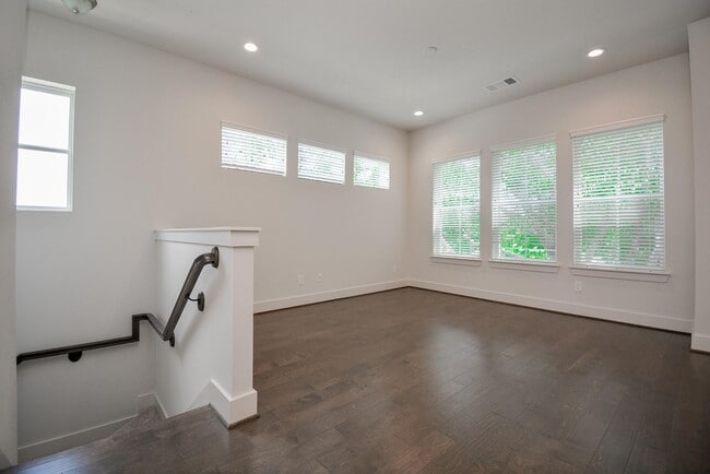 Photo - 6017 Cypress St