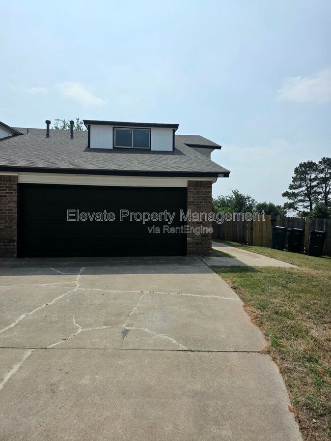 Building Photo - 524 Westwood Ct
