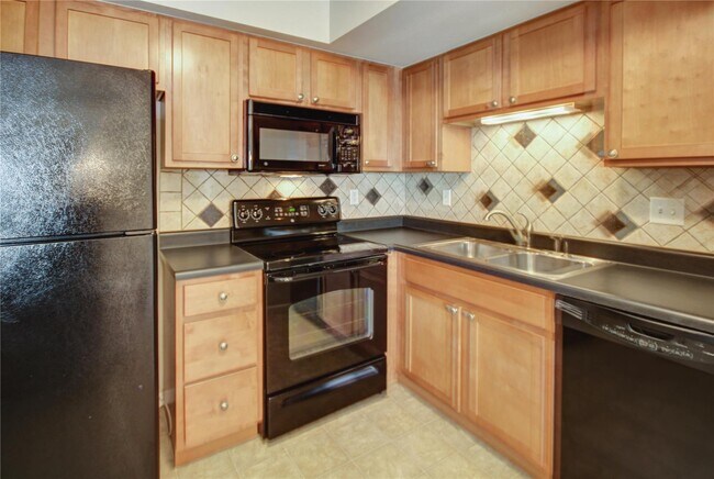 Photo - 310 Stonewall Creek Dr