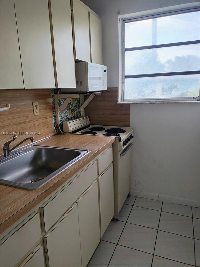 Photo - 525 SW 56th Ave Unit 525