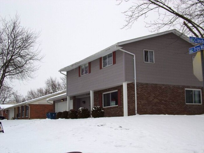 Spacious 4 Bed 2.5 Huber Heights home! - Spacious 4 Bed 2.5 Huber Heights home!