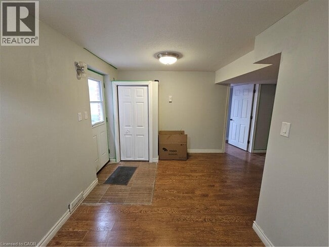 Photo - 300 Countrystone Crescent