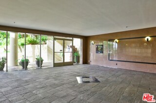 Photo - 2222 Beachwood Dr