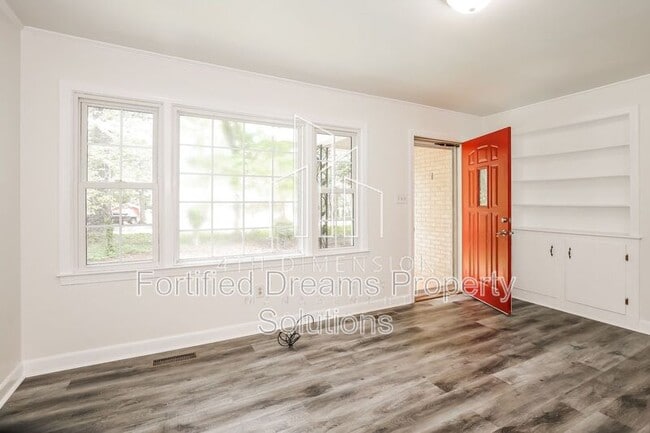 Photo - 104 E Brookwood Ave