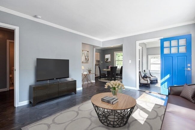 Photo - 120 Burbank Dr NW