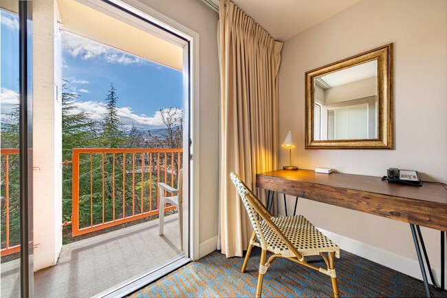 King Suite - Balcony